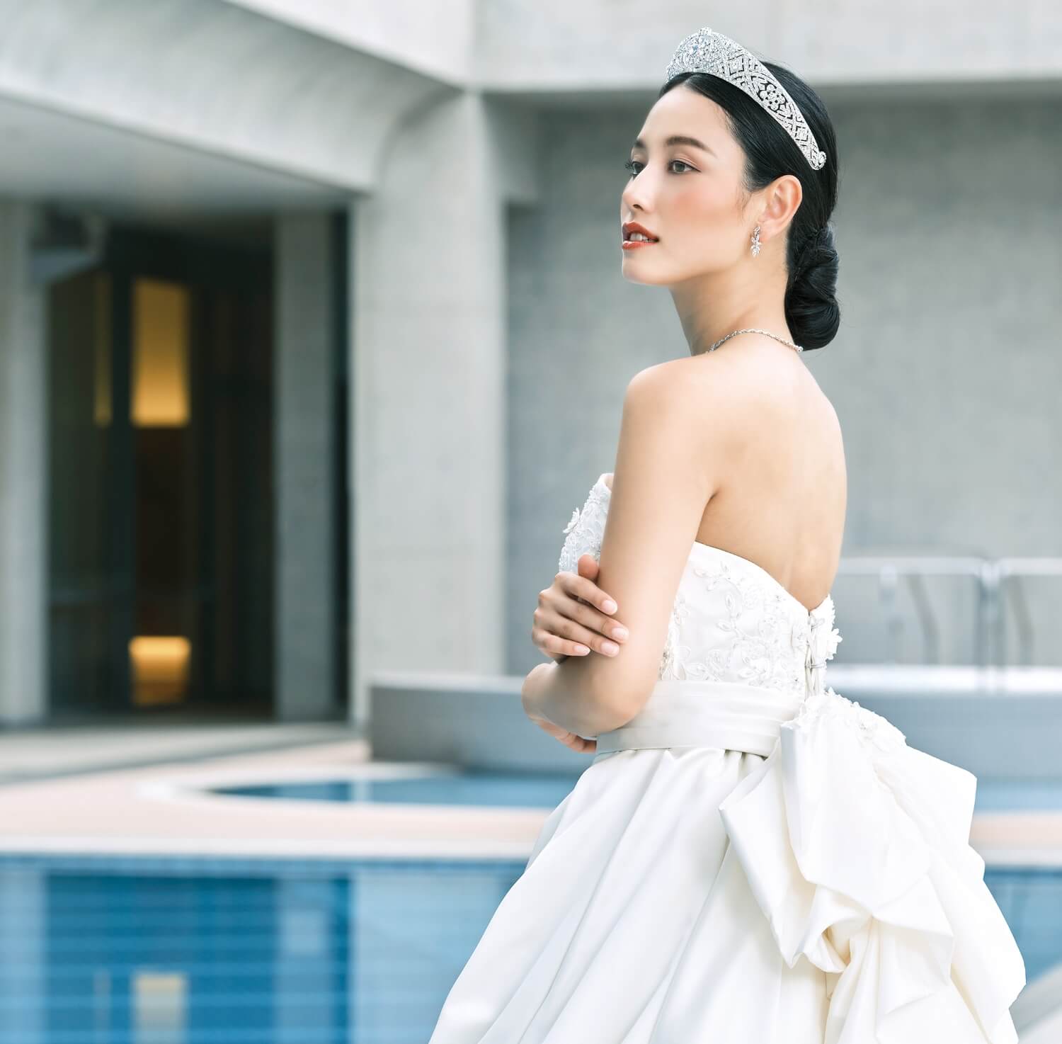 DRESS – 海外ブランドの純白・クラシカルなウエディングドレスなら神戸元町のウエディングサロンイノウエ